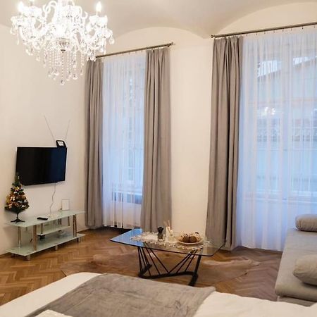 Cozy Flat By Wenceslas Square! Prag Exteriör bild