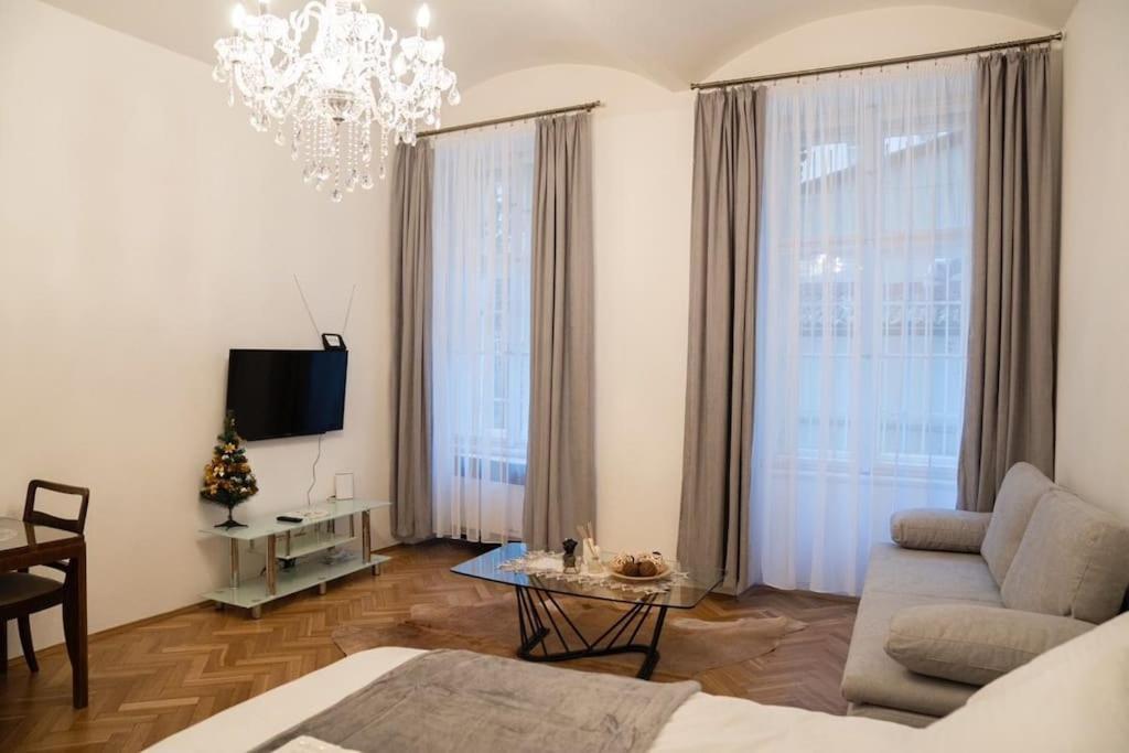 Cozy Flat By Wenceslas Square! Prag Exteriör bild