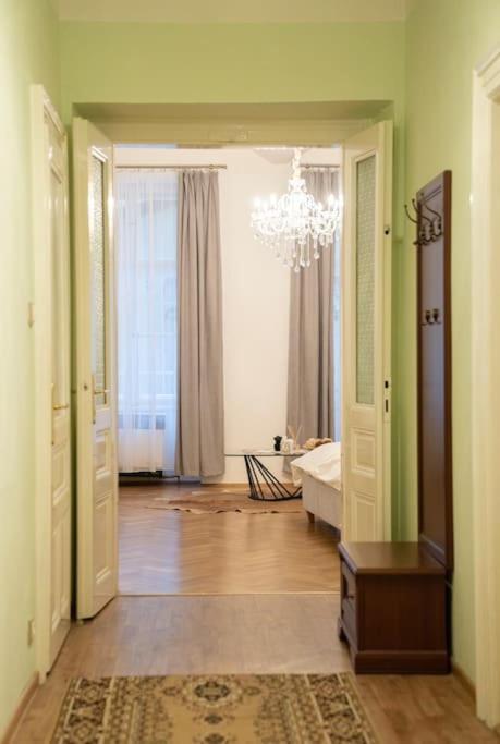 Cozy Flat By Wenceslas Square! Prag Exteriör bild